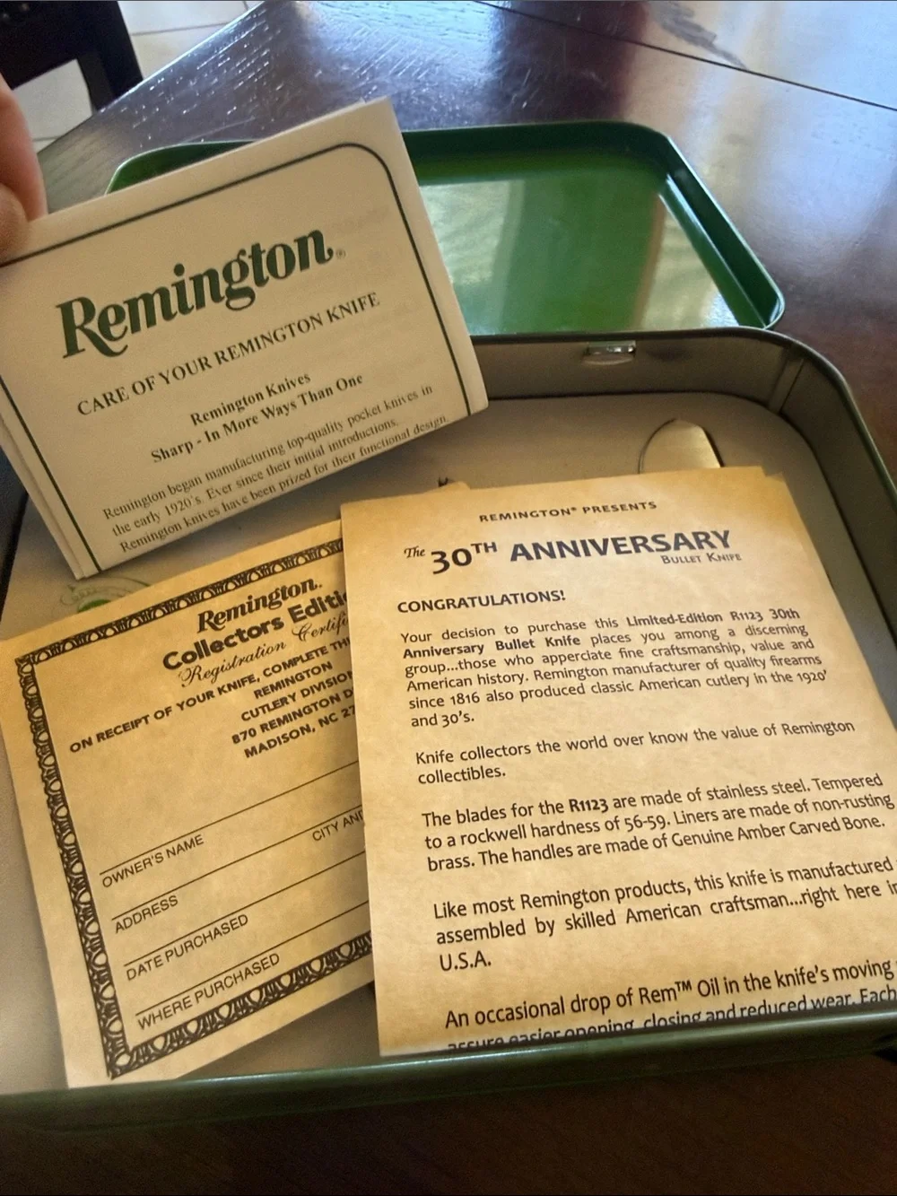 Remington The Bullet Knife 30th Anniversary Decorative Tin -Brown 2012  R1123set